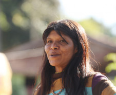 Vindos da região de Mangueirinha, região Central do Paraná, os índios Guaranis vivem há 12 anos em Piraquara. Atualmente, a comunidade é formada por 18 famílias.