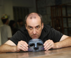 Além das aulas curriculares da disciplina, frequentadas por alunos de ensino fundamental e médio do CEP, o colégio conta com um “Grupo de teatro amador” (Gruta) e com dois cursos profissionalizantes: o curso de Arte Dramática Integrado, com duração de quatro anos, e o de Arte Dramática Subsequente, com duração de um ano e meio.