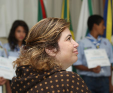 Joara da SEED, representando o vice-governador e secretário da educação Flávio Arns.
