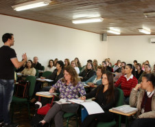 A Secretaria de Estado da Educação (SEED) promoveu nesta quinta-feira (26) e sexta-feira (27), em Curitiba, o encontro dos coordenadores do Paraná Alfabetizado. O evento serviu para discutir as ações relacionadas ao primeiro chamamento de 2012, tendo em vista o início das atividades do programa.