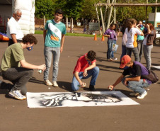 Durante o final de semana, instituições de ensino ligadas ao NRE Toledo ofereceram serviços e fizeram apresentações de artísticas e esportivas.