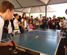 Durante o final de semana, instituições de ensino ligadas ao NRE Toledo ofereceram serviços e fizeram apresentações de artísticas e esportivas.
