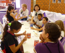 Durante o final de semana, instituições de ensino ligadas ao NRE Toledo ofereceram serviços e fizeram apresentações de artísticas e esportivas.