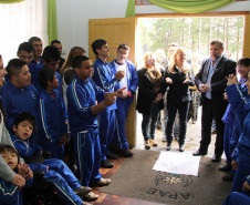 Visitas fortalecem diálogo existente entre Secretaria da Educação e comunidades escolares de todo o Paraná. Foto na Escola de Educação Especial Antonio Carlos Gabardo da Associação de Pais e Amigos dos Excepcionais (Apae).
