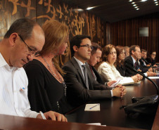 O encontro, realizado na Assembleia Legislativa do Paraná, integra parte das atividades comemorativas do Dia Estadual de Combate à Homofobia.