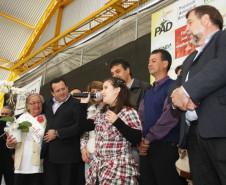 A escola, com área construída de 3,1 mil metros quadrados, ofertará ensino fundamental e médio em três turnos (manhã, tarde e noite).