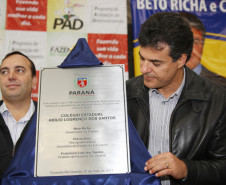 Participaram do evento a secretária de Estado da Família e Desenvolvimento Social, Fernanda Richa; o secretário de Estado da Infraestrutura e Logística, José Richa Filho; o deputado federal, Fernando Francischini; o deputado estadual Francisco Buhrer; o presidente da Federação das Indústrias do Paraná, Edson Campagnolo.