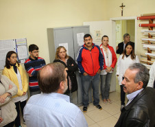 Qualidades do Programa Estadual da Alimentação Escolar e da Agricultura Familiar são salientadas durante visita de Arns a escolas em Tibagi. Foto do Colégio Estadual Irênio Moreira Nascimento.
