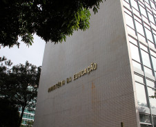 Vice-governador e secretário da Educação, Flávio Arns, visitou diversos Ministérios, em Brasília, na busca de recursos para investimentos na Educação do Paraná.