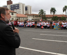 Na sexta-feira (18), Flávio Arns participou da formatura de mais 1,3 mil alunos dos 5º anos do ensino fundamental de escolas municipais de Curitiba.