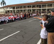 Na sexta-feira (18), Flávio Arns participou da formatura de mais 1,3 mil alunos dos 5º anos do ensino fundamental de escolas municipais de Curitiba.