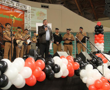 Em evento que contou com a presença do vice-governador e secretário da Educação, Flávio Arns, jovens reafirmam compromisso de permanecer longe das drogas.