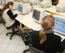 Na semana passada as aulas foram sobre o GIMP - software livre utilizado para manipulação e criação de imagens.