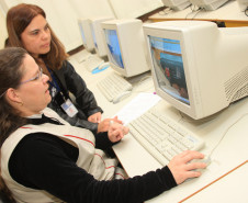 Cada curso é realizado em cinco encontros, com carga horária de 24 h, sendo vinte presenciais e quatro à distância. Ao final, é produzido material para usar em sala de aula. No final de cada curso, são emitidos certificados, que serão incorporados a ficha funcional de cada concluinte.