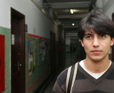 Acadêmicos de diferentes áreas da UFPR promoveram palestras sobre as perspectivas de cursos e carreiras, sistema de cotas, moradias estudantis, bolsas permanência e outros benefícios.