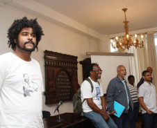 Palestras fazem parte de projeto de incentivo ao ingresso em universidades públicas, promovido pelo Colégio Estadual Genésio Moreschi, em Colombo