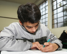 Mais de 1,1 milhão de estudantes da rede de ensino do Paraná estão inscritos na primeira fase da 8ª Olimpíada Brasileira de Matemática das Escolas Públicas (Obmep) aplicada nas escolas nessa terça-feira (5).