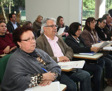 Durante o evento também foram abordadas questões envolvendo a oferta de cursos pelo Plano Nacional de Formação de Professores da Educação Básica (Parfor), organizado e financiado pelo Ministério da Educação (MEC) para atender a Política Nacional de Formação dos Profissionais do Magistério da Educação Básica.