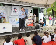 O lançamento aconteceu no Colégio Estadual Ilha da Peças, na Ilha das Peças, em Guaraqueçaba, com a presença do vice-governador e secretário da Educação, Flávio Arns.