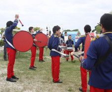 Alunos e comunidade participaram do evento, que teve apresentações de música, contação de história, teatro de bonecos, literatura de cordel e declamação de poesias. “Hoje é um dia especial, não é sempre que temos a oportunidade de assistir tantas apresentações”, contou o aluno do 8º ano da Escola Estadual Ilha das Peças, Alexandre Duarte, 13 anos.