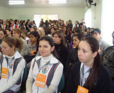 Com cerca de 200 pessoas, evento possibilitou interação entre escolas de diversas cidades da região.