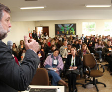O programa envolve as secretarias de Estado da Saúde, da Educação, da Família e Desenvolvimento Social e da Justiça, Cidadania e Direitos Humanos.