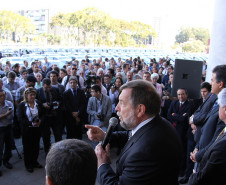 Entregues nesta terça-feira (3) pelo governador Beto Richa, os veículos vão reforçar a estrutura do Estado, de prefeituras e entidades parceiras para o atendimento à população. Richa também anunciou o repasse de 450 equipamentos de informática (computadores e impressoras) para entidades sociais do Paraná.
