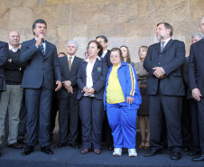 Entregues nesta terça-feira (3) pelo governador Beto Richa, os veículos vão reforçar a estrutura do Estado, de prefeituras e entidades parceiras para o atendimento à população. Richa também anunciou o repasse de 450 equipamentos de informática (computadores e impressoras) para entidades sociais do Paraná.