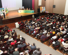 Durante dois dias, evento realizado em Curitiba discute ações para melhorar e ampliar atendimento na área.
