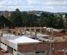 Estão sendo investidos mais de R$ 60 milhões para construção e ampliação de Centros de Ensino Profissional. Outros R$ 140 milhões encontram-se em fase de licitação ou projetos. 