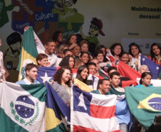 Evento teve como meta debater a sustentabilidade, educação e prevenção ao uso de drogas ilícitas. O Paraná foi representado por 45 jovens.