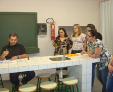 Curso abordou experimentos diferenciados e acessíveis para serem feitos em sala de aula e beneficiar o aprendizado dos alunos.