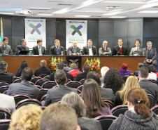 Secretário assina convênio de promoção à conscientização de uma cultura de princípios éticos voltado para estudantes da rede pública do Paraná.