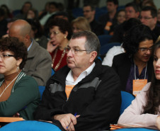 A Secretaria de Estado da Educação promoveu reunião com os chefes e os membros das comissões eleitorais constituídas dosNúcleos Regionais de Educação para repassar orientações sobre as eleições para diretores das escolas da rede pública de ensino do Paraná, marcadas para acontecer no dia 23 de novembro.
