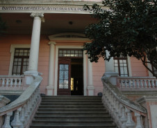 Primeira instituição de ensino a transferir documentos é o Instituto de Educação Erasmo Piloto. A documentação abrange o período de 1912 a 1980.