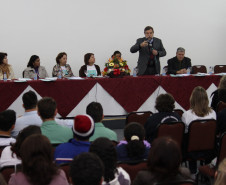 O encontro, em Curitiba, reúne representantes (audodefensores) dos alunos de Apaes para discutir temas como trabalho, família, envelhecimento e sexualidade.