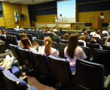 Durante as atividades os estudantes compartilharam suas experiências e debateram os desafios enfrentados na escola e em casa.