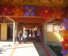 Evento no Colégio Estadual Zumbi dos Palmares, em Colombo, reuniu alunos, pais e professores em momento de integração.
