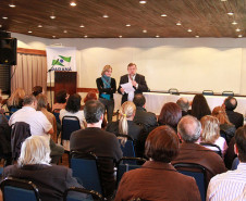 Secretário da Educação e vice-governador Flávio Arns disse que meta para ano que vem é melhorar infraestrutura de 500 escolas por meio do Fundo Rotativo.