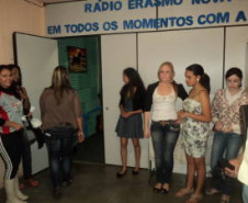 Projeto pretende familiarizar alunos com produção de notícias e difusão de suas produções culturais.