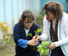Além do preparo para mundo do trabalho, escola incentiva desenvolvimento de habilidades para que alunos tenham autonomia no cotidiano.
