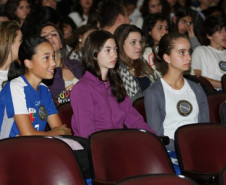 Orientações a estudantes reforçam importância do consumo de alimentos saudáveis e incentiva pescado na alimentação
