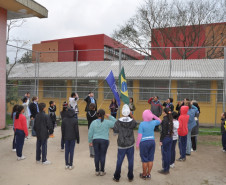 Alunos da 6ª série do Colégio Estadual Manoel Ribas, em Curitiba, são os primeiros estudantes incluídos no Programa Escotismo na Escola.