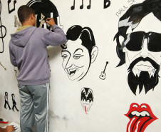 Mais de mil alunos realizaram diferentes atividades para comemorar o fim da semana cultural e o aniversário da escola.