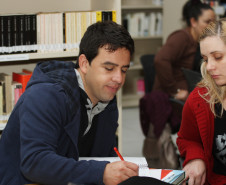 Durante quatro dias, educadores trabalharam espanhol de forma multidisciplinar. Objetivo é tornar estudo da língua mais atraente para alunos.