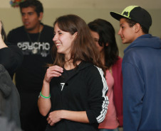 Iniciaram nessa terça-feira (25), no Colégio Estadual Homero Batista de Barros, em Curitiba, as oficinas de circo e percussão com instrumentos feitos com material reciclável, realizadas pela Caravana do Cerrado Circunstentável, grupo cultural do estado de Goiás.