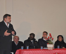 O respeito à cultura e ao povos ciganos que vivem do Estado do Paraná foi tema do 1º Encontro de Educação Escolar Cigana, promovido nesta quinta-feira.