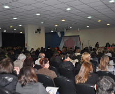 O respeito à cultura e ao povos ciganos que vivem do Estado do Paraná foi tema do 1º Encontro de Educação Escolar Cigana, promovido nesta quinta-feira.