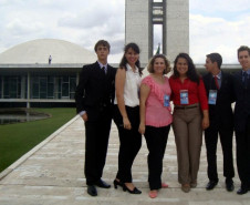 Alunos paranaenses participam do Parlamento Jovem