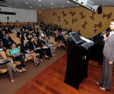 Papel Institucional da Câmara no Estado Brasileiro. Márcia Rodrigues da Cruz (palestrante)

